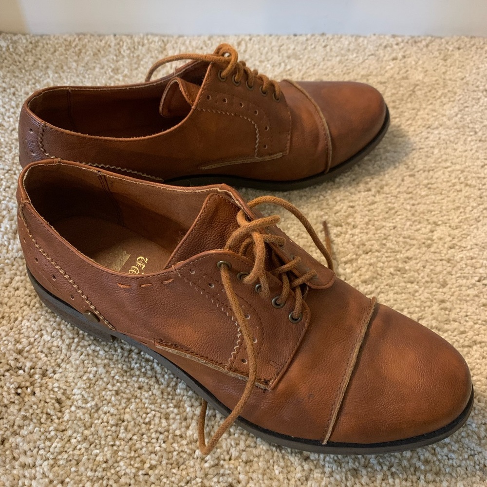 Brown crown vintage Oxford size 9.5